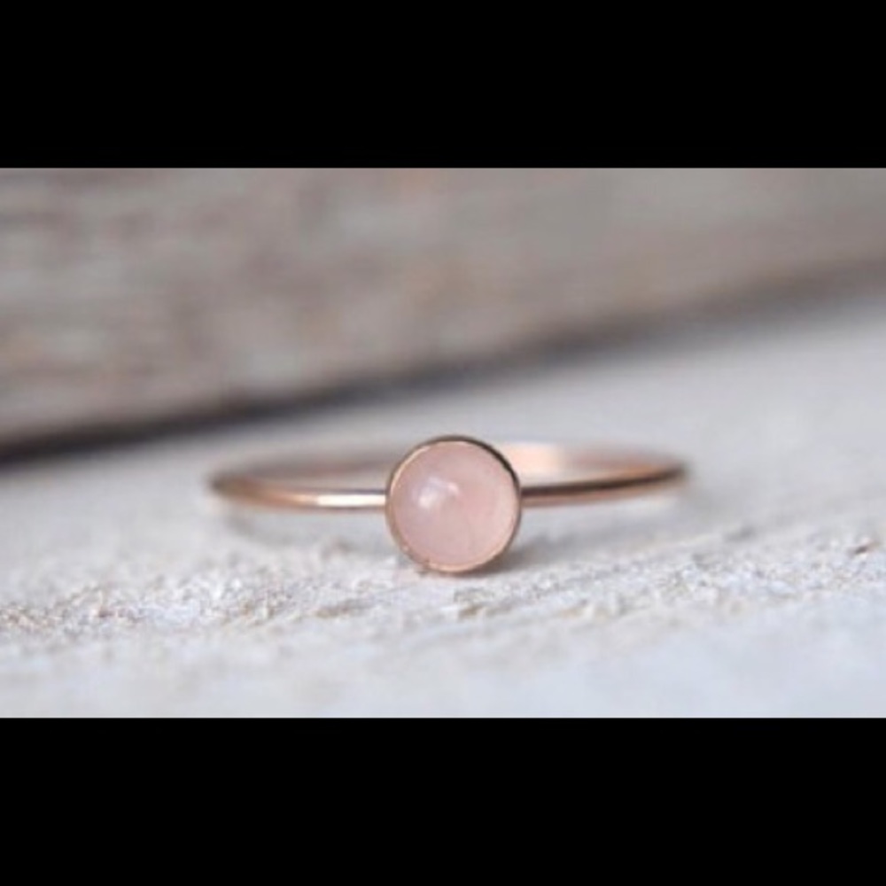 Rose quartz ring